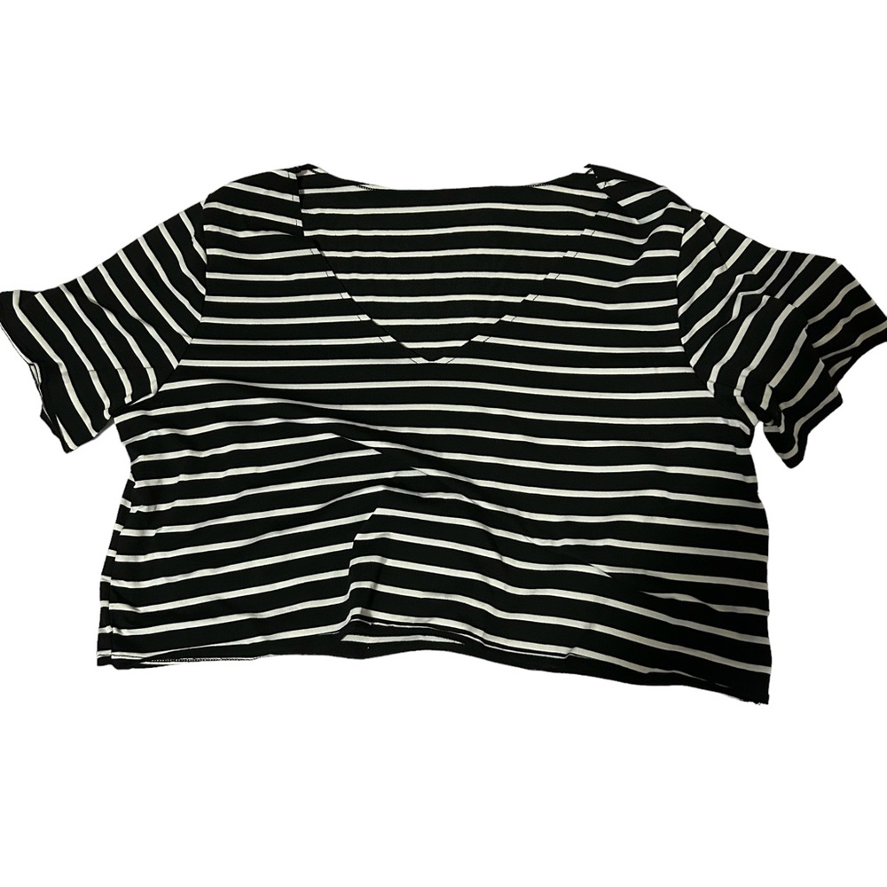 Black and white crop top